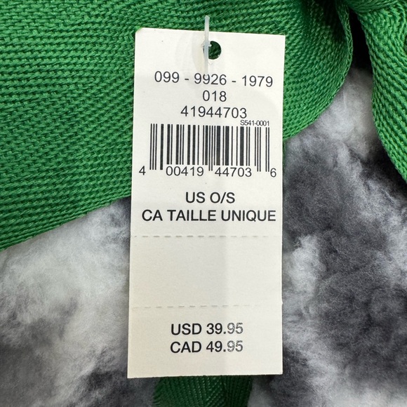 Aerie Green and Gray Leopard Print Blanket - Picture 3 of 3